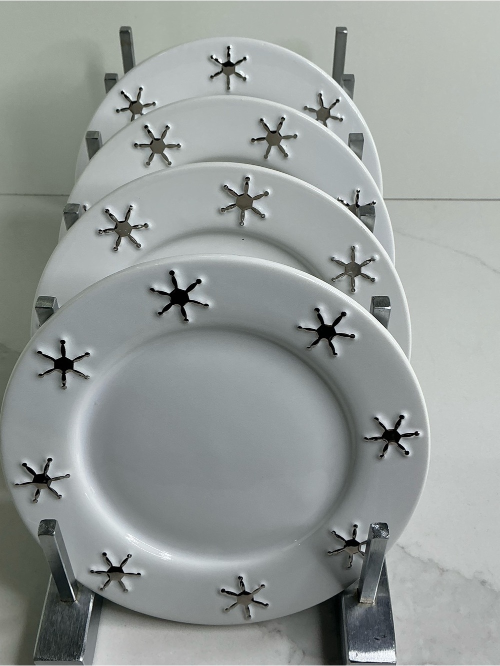 4 Snowflake Plate Set, Winter White & Chrome Mary Kay inc. Collectibles